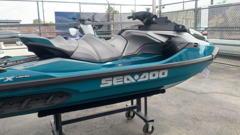 New 2025 Sea-Doo GTX LIMITED 325 (SOUND SYSTEM) Image 2