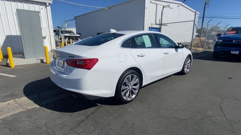 2017 Chevrolet Malibu PremierImage 10