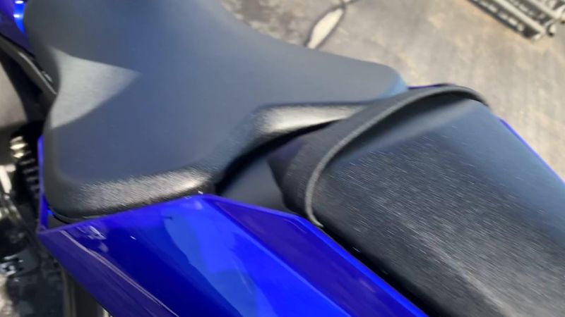 Used 2025 Yamaha YZF-R1 CA Image 5