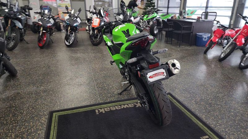 New 2026 Kawasaki NINJA 500 SE ABS Image 2