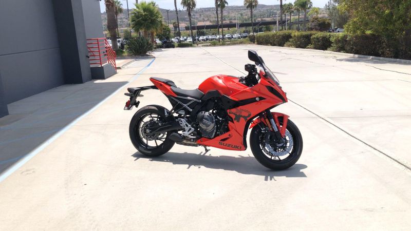 New 2026 Suzuki GSX 8R Image 3