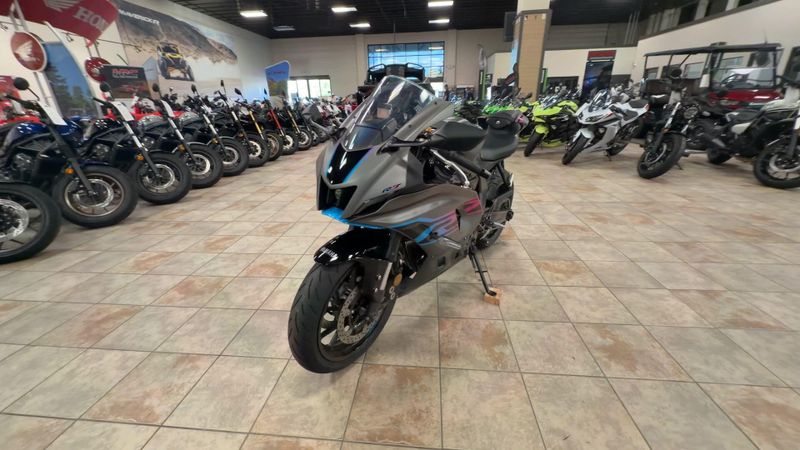 Used 2024 Yamaha YZF-R7 CA Image 4