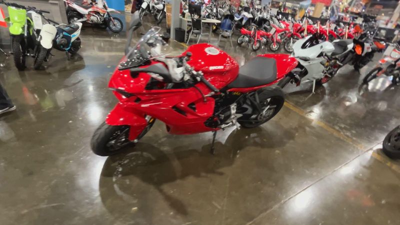 Used 2024 Ducati SUPERSPORT 950 Image 4