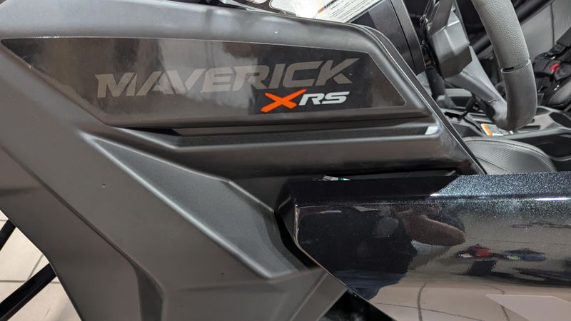 2025 Can-Am MAVERICK XRS 72 TURBO RR TRIPLE BLACKImage 9