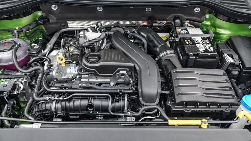 New 2025 Volkswagen Taos 1.5T SEImage 12