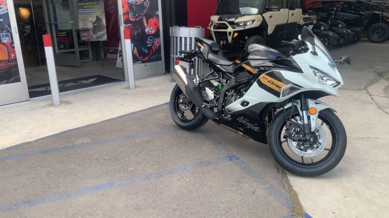 New 2026 Kawasaki NINJA ZX-4RR ABS Image 2