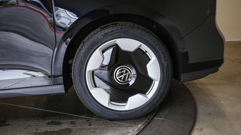 2025 Volkswagen ID. Buzz Image 10