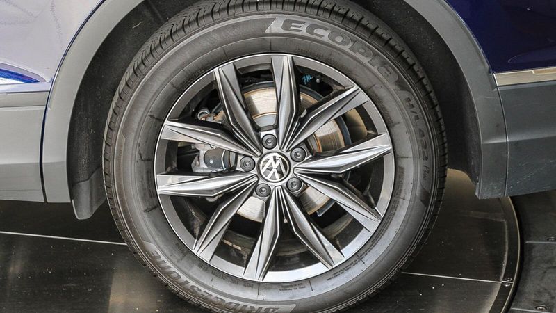 2023 Volkswagen Tiguan 2.0T SEImage 11