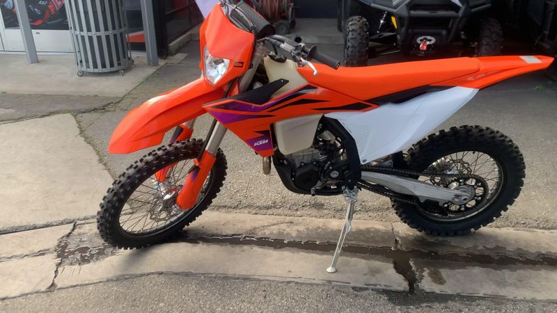 New 2024 KTM 500 XW-F Image 5