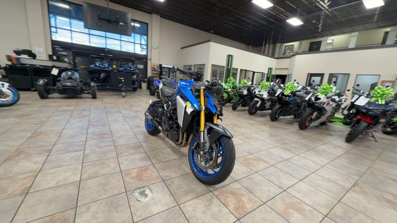 Used 2022 Suzuki GSX-S1000 Image 3