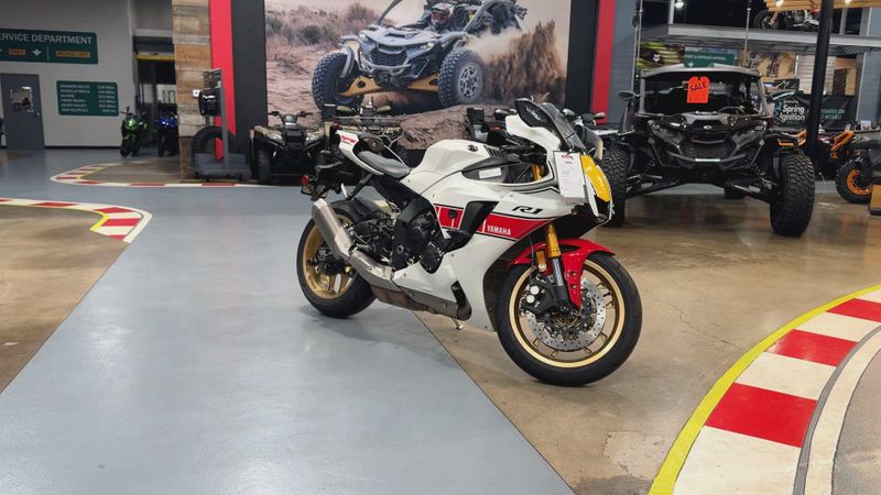 Used 2022 Yamaha YZF-R1 CA Image 6