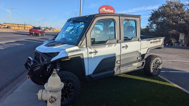 2025 POLARIS RANGER CREW XD 1500 NORTHSTAR EDITION ULTIMATE GHOST WHITE METALLIC SMOKE in a GHOST WHITE METALLIC SMOKE exterior color. Family PowerSports (877) 886-1997 familypowersports.com 