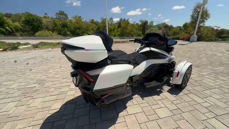 New 2026 Can-Am SPYDER RT SEA-TO-SKY (SE6) Image 9