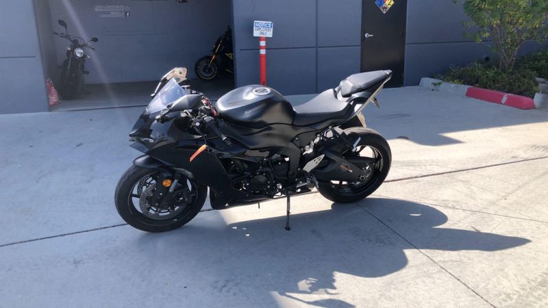 Used 2024 Kawasaki NINJA ZX-6R Image 4