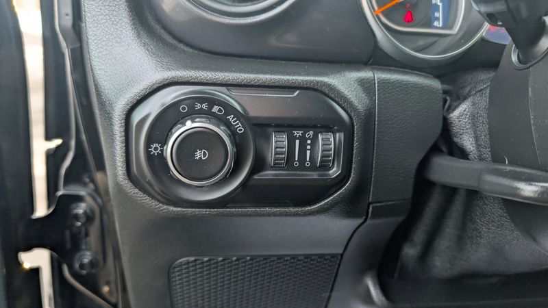 Used 2021 Jeep Wrangler Unlimited Sport AltitudeImage 17