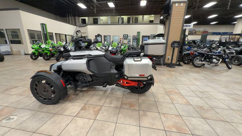 New 2025 Can-Am CANYON XT Image 6