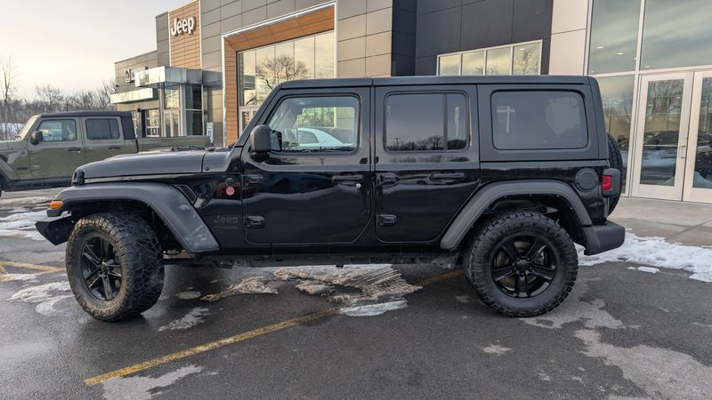 Used 2021 Jeep Wrangler Unlimited Sport AltitudeImage 8