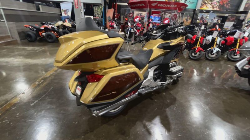 2025 Honda GOLDWING TOUR DCT Image 8
