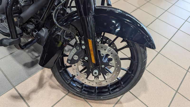 2018 HARLEY STREET GLIDE SPECIALImage 13