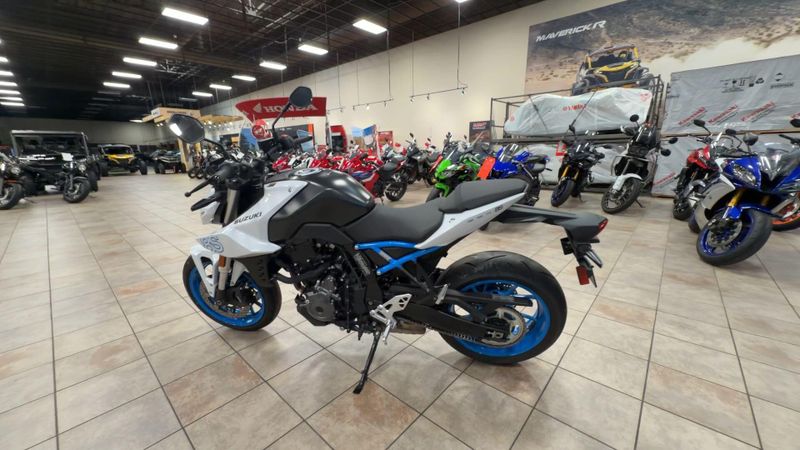 Used 2023 Suzuki GSX-8S Image 6