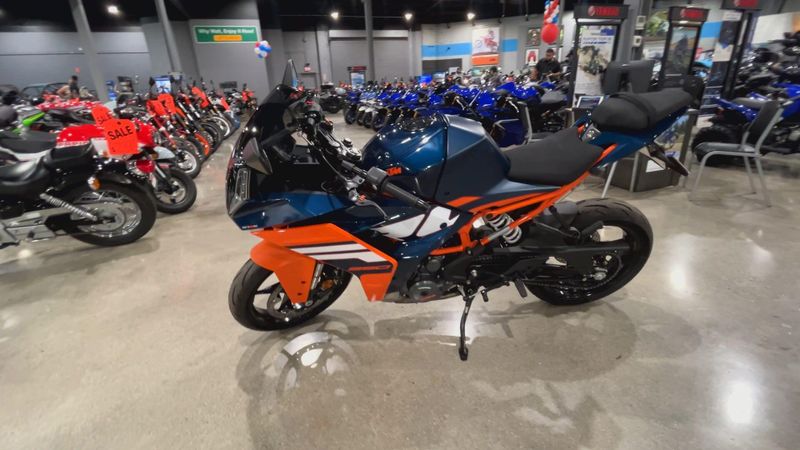 New 2024 KTM RC 390 Image 5