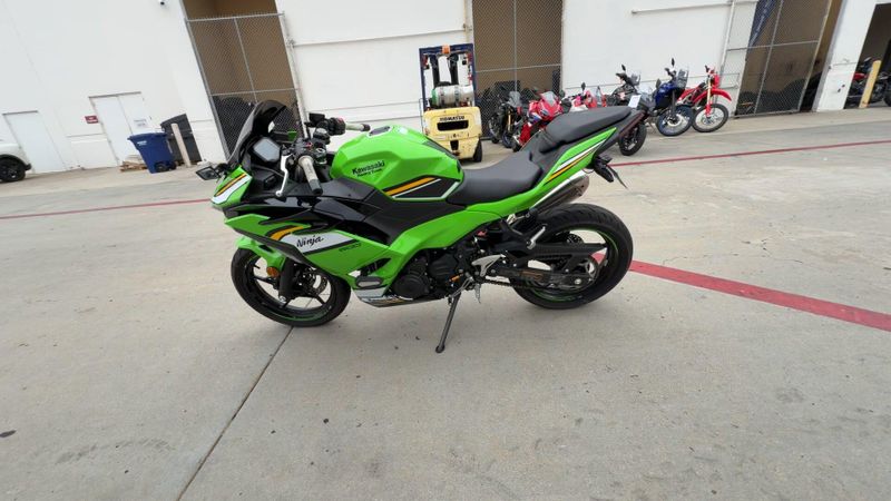 Used 2025 Kawasaki NINJA 500 KRT SE ABS Image 6