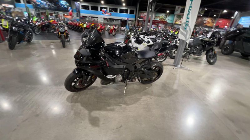 Used 2015 Yamaha YZF-R1 Image 5