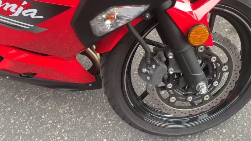 Used 2021 Kawasaki Ninja 400 Base Image 4