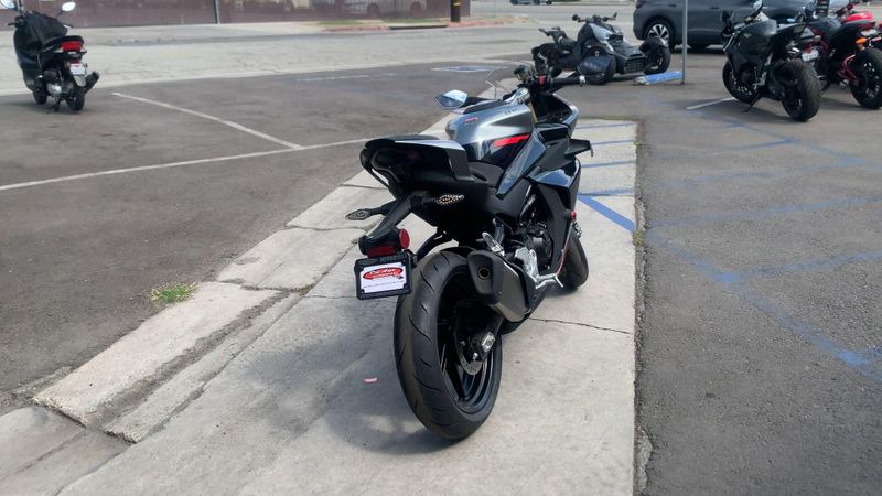 New 2025 CFMOTO 450SS Image 3