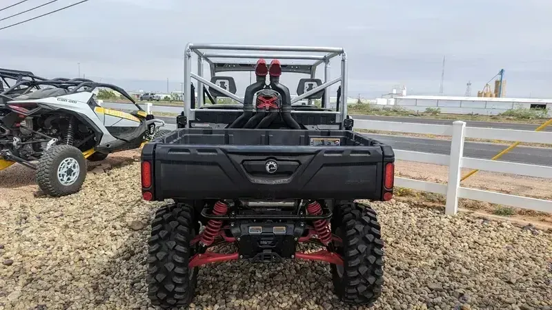 2025 Can-Am DEFENDER MAX X MR WITH HALF DOORS HYPER SILVER AND LEGION REDImage 8