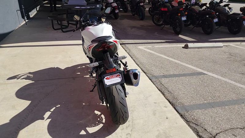 New 2025 Kawasaki NINJA ZX-6R Image 2