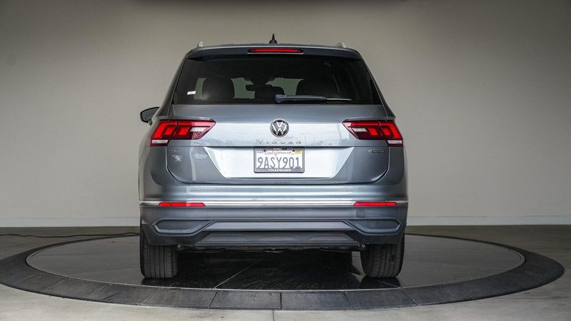 2022 Volkswagen Tiguan 2.0T SEImage 3