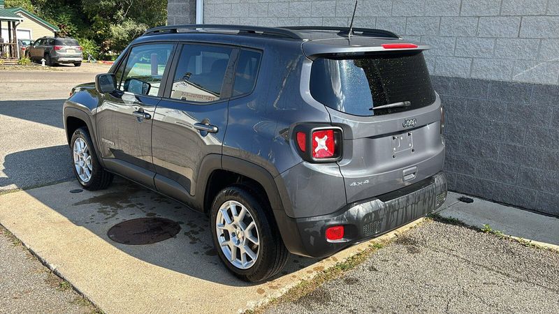 Used 2023 Jeep Renegade LatitudeImage 3