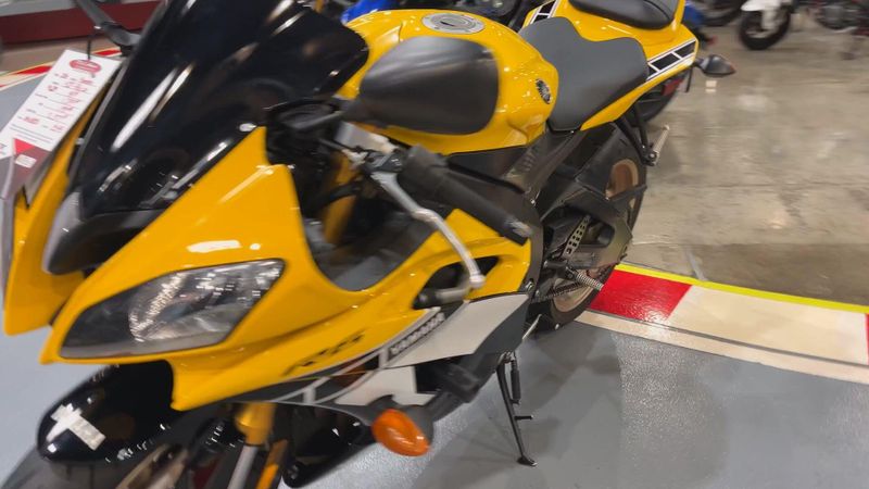 Used 2016 Yamaha YZF-R6 CA Image 8
