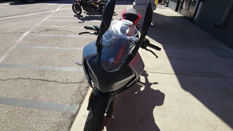 New 2025 CFMOTO 300SS Image 7