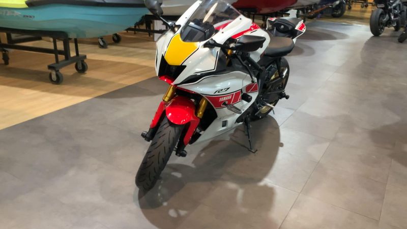 Used 2022 Yamaha YZF-R7 CA Image 4