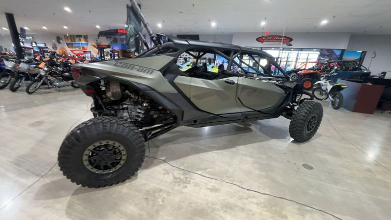 New 2026 Can-Am MAVERICK R MAX X RC WITH SMART-SHOX 999T DCT Image 6