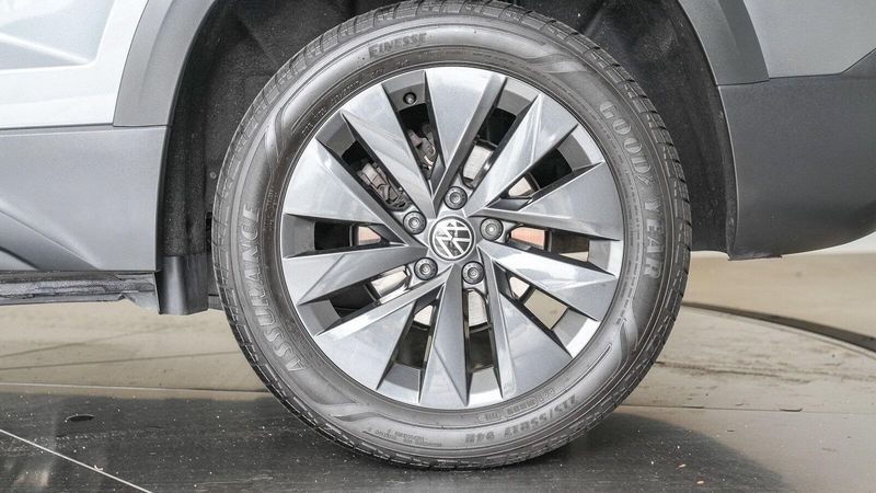 Used 2023 Volkswagen Taos 1.5T SImage 9