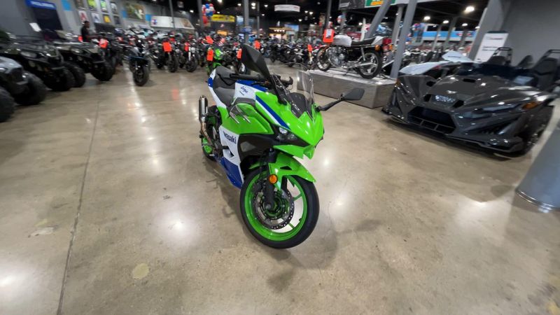 2024 Kawasaki NINJA 500 SE ABS 40TH EDITION Image 2