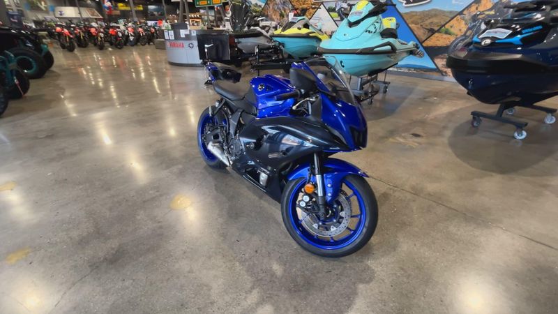2024 Yamaha YZF-R7 Image 2