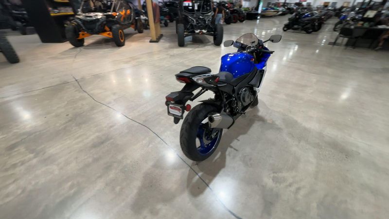 New 2027 Suzuki GSX-R750 Image 3