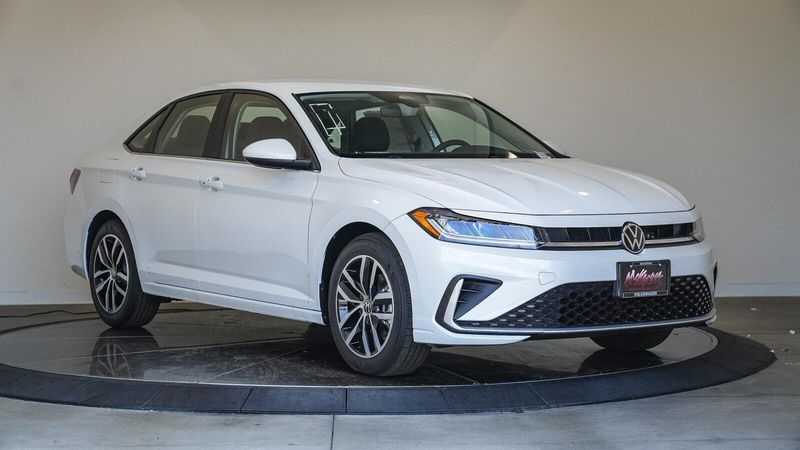New 2025 Volkswagen Jetta 1.5T SEImage 5