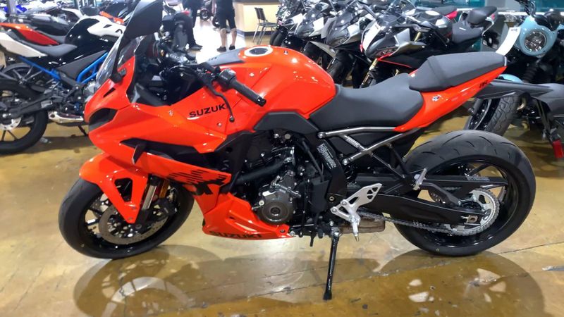 New 2026 Suzuki GSX-8R Image 5