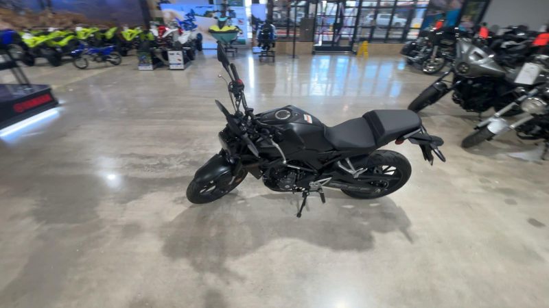Used 2025 Honda CB300R ABS Image 6