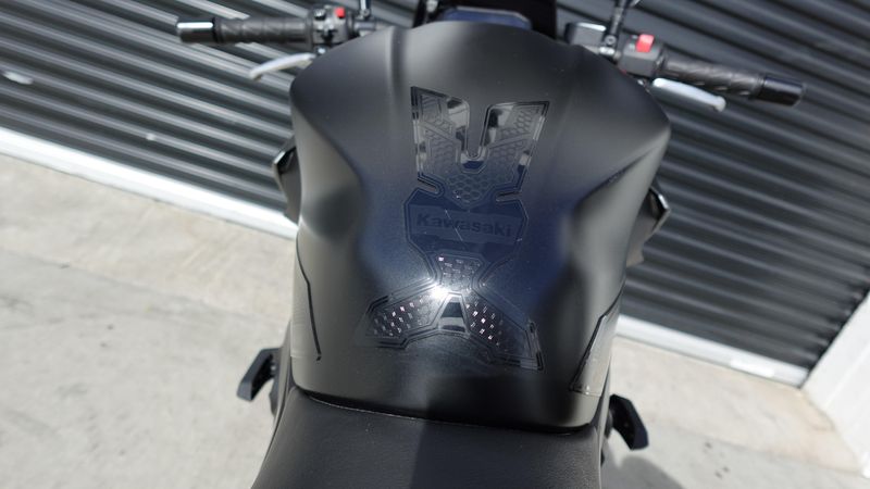 Used 2025 Kawasaki Z500 SE ABS 