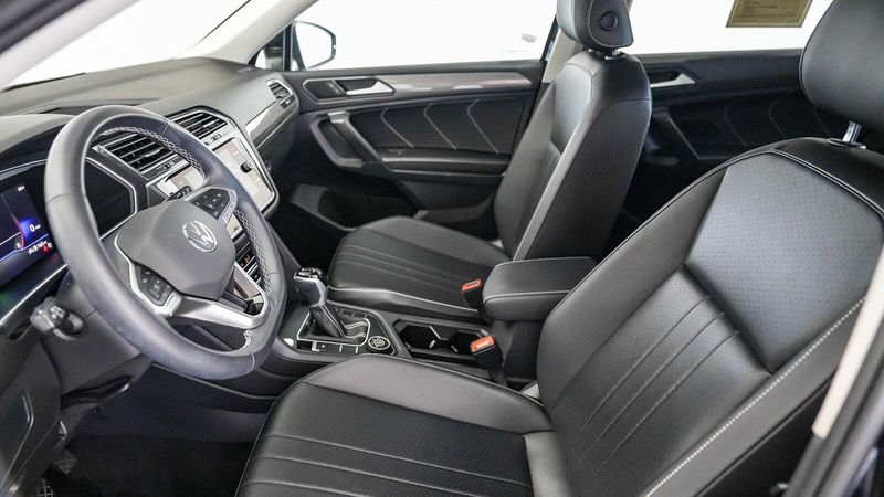 2022 Volkswagen Tiguan 2.0T SEImage 16