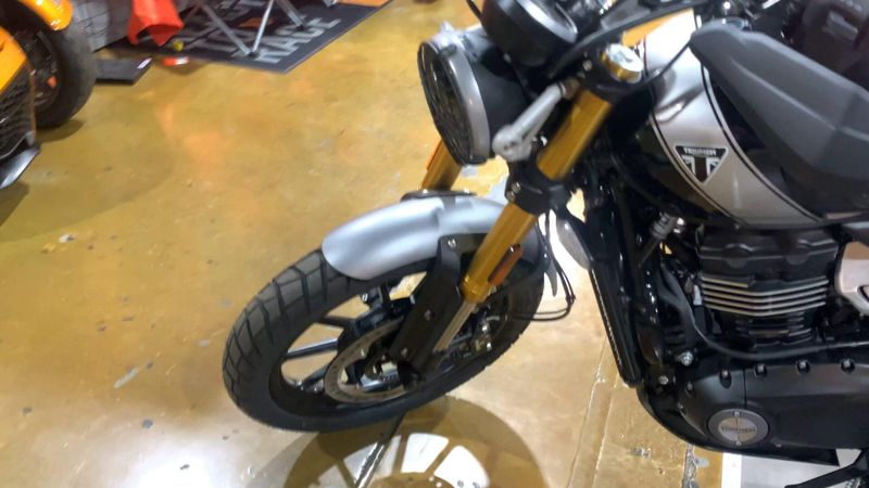 New 2025 Triumph SCRAMBLER 400 X Image 8