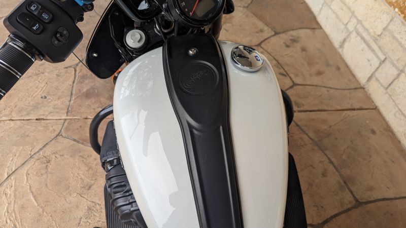 2022 INDIAN MOTORCYCLE SUPER CHIEF ABS PEARL WHITE 49ST BaseImage 18