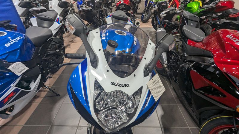 2025 Suzuki GSXR 600Image 9