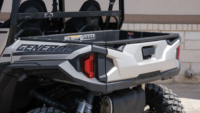 2024 Polaris GENERAL XP 4 1000 ULTIMATE MATTE SILVER QUARTZImage 16